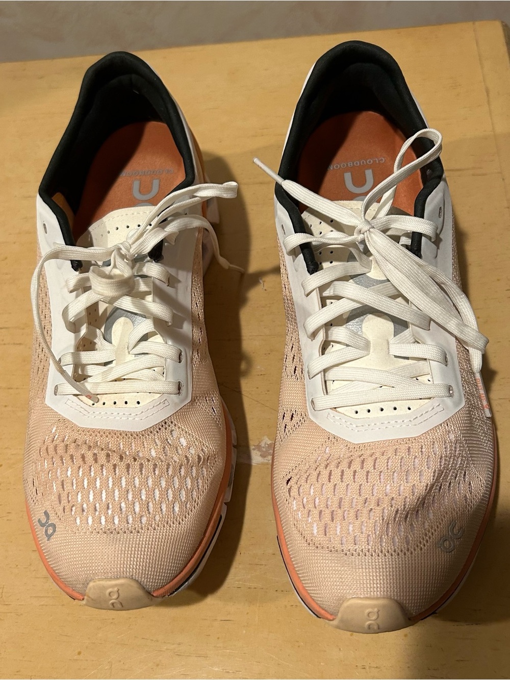 On women’s athletic running mesh sneakers in size 8